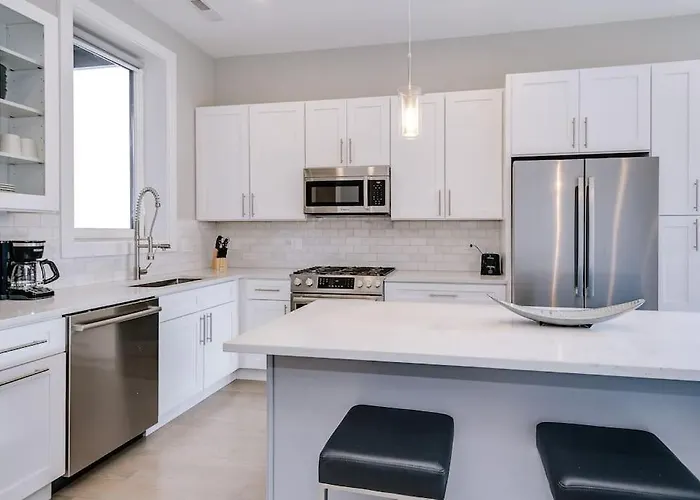Stunning Condo #2 - Downtown River North