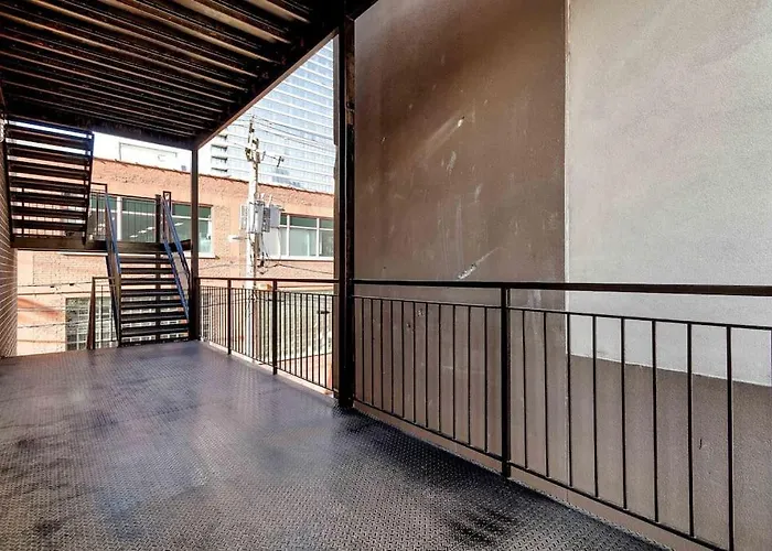 Stunning Condo #2 - Downtown River North