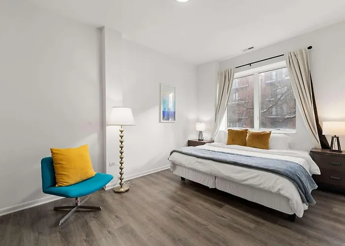 Modern 3Br Near Mccormick & South Loop